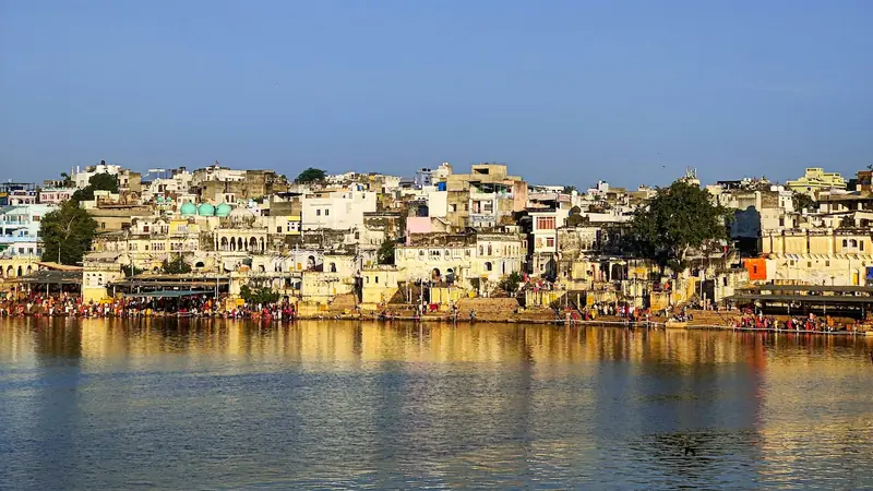 The ghats and white buildings around Pushkar Lake